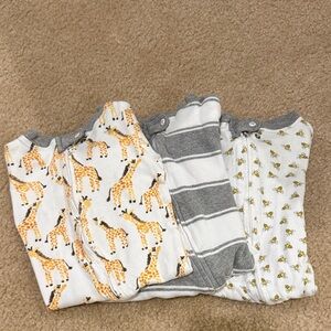 Burt's Bees Baby Giraffe, Gray Stripe & Bee Sleepers - White, Yellow, Gray